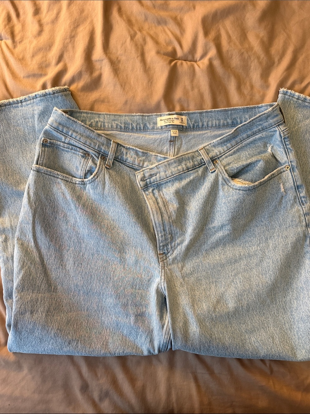 Abercrombie & Fitch Light Wash High-Rise '90s Straight Jeans